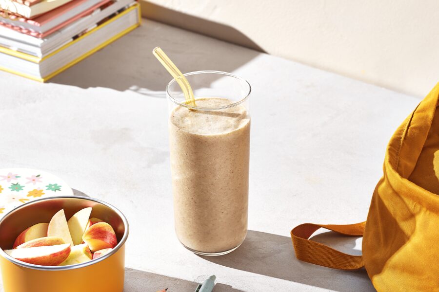 smoothie de maçã, amendoim e canela